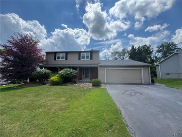 110 Lake Country Drive, Syracuse, NY 13209