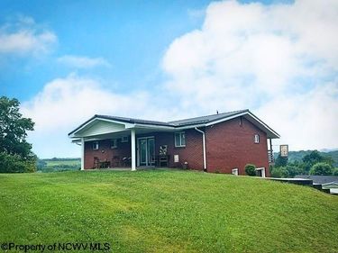 197 Shenandoah Drive, Fairmont, WV 26554