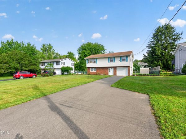 6 Theresa Ann Court, Albany, NY 12205