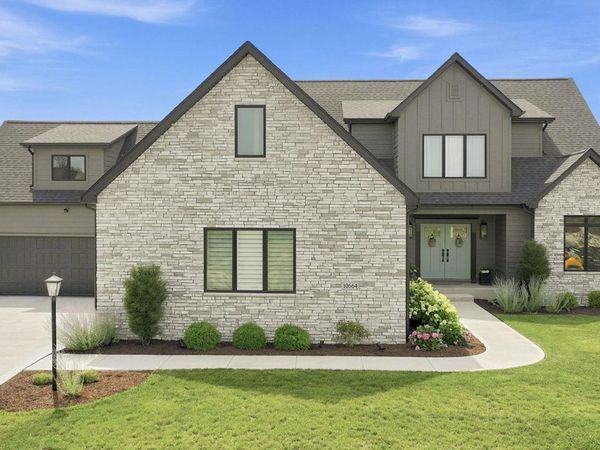 10664 Chestnut Creek Boulevard, Fort Wayne, IN 46814
