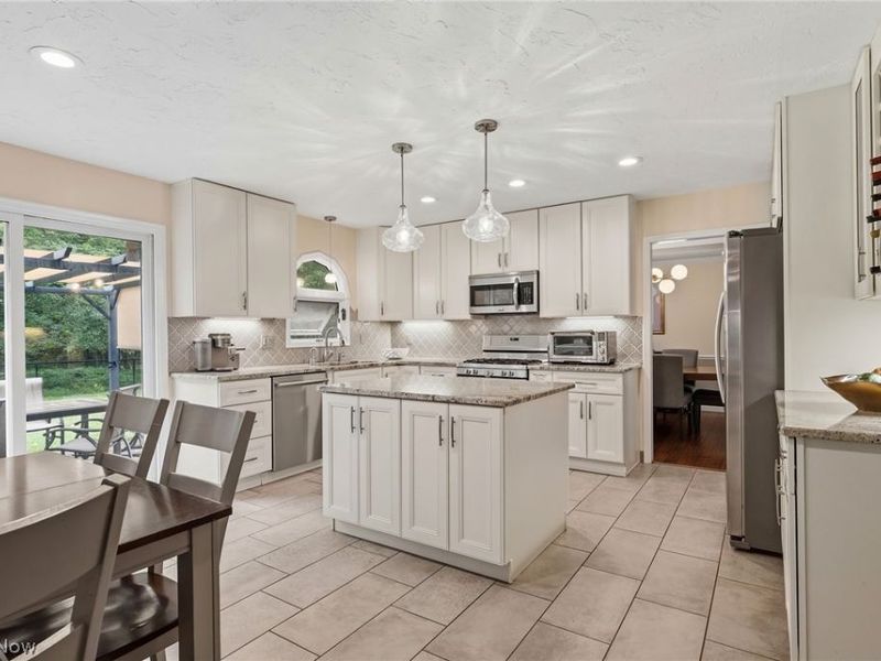 4270 N Hilltop Road, Orange, OH 44022 Photo 13
