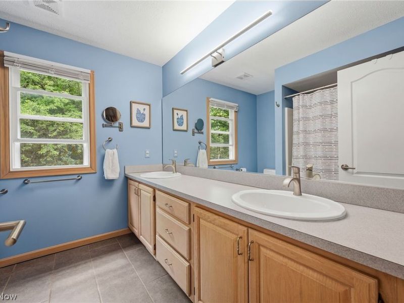 4270 N Hilltop Road, Orange, OH 44022 Photo 29