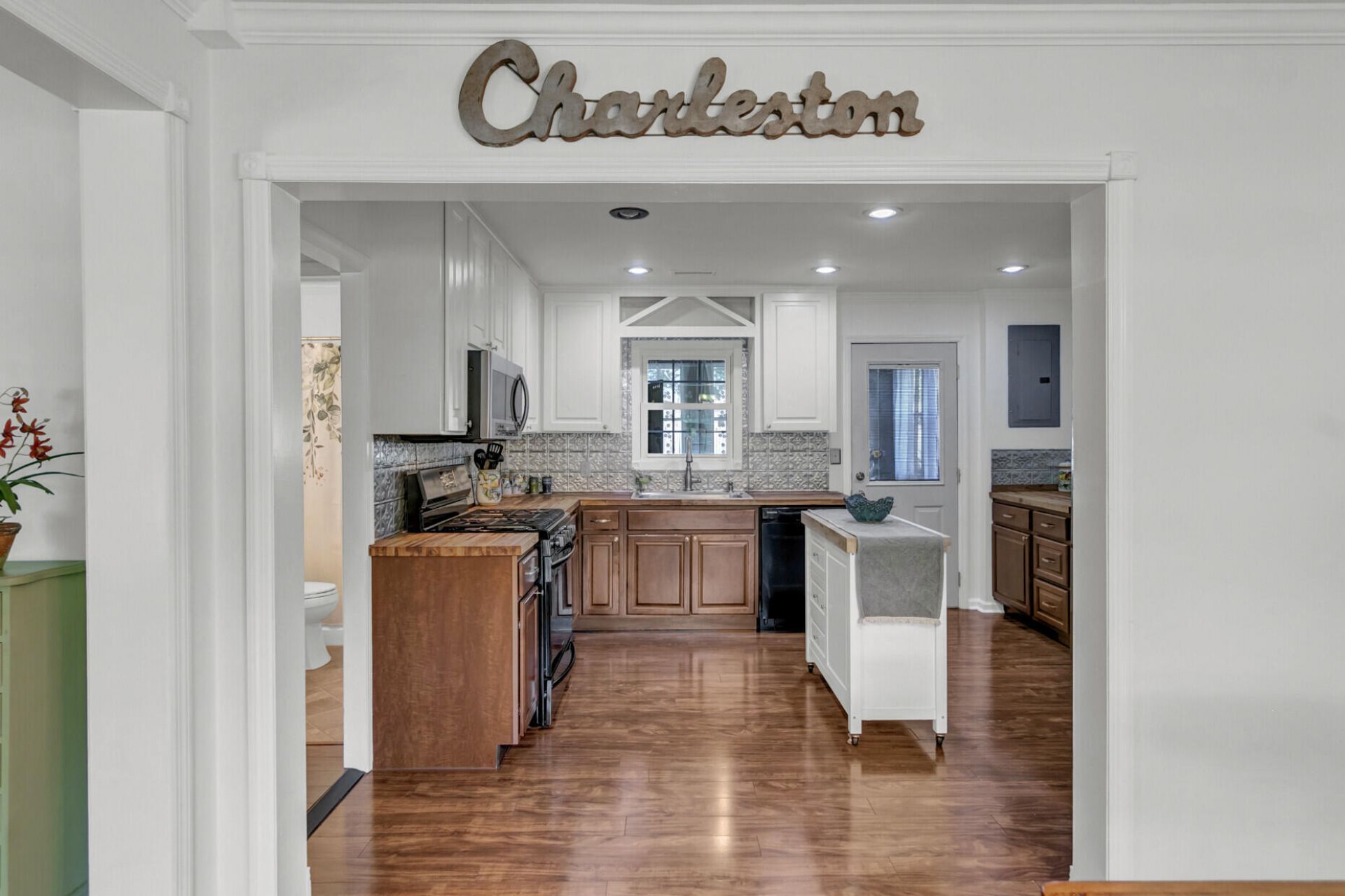 308 Canterbury Road Photo 12