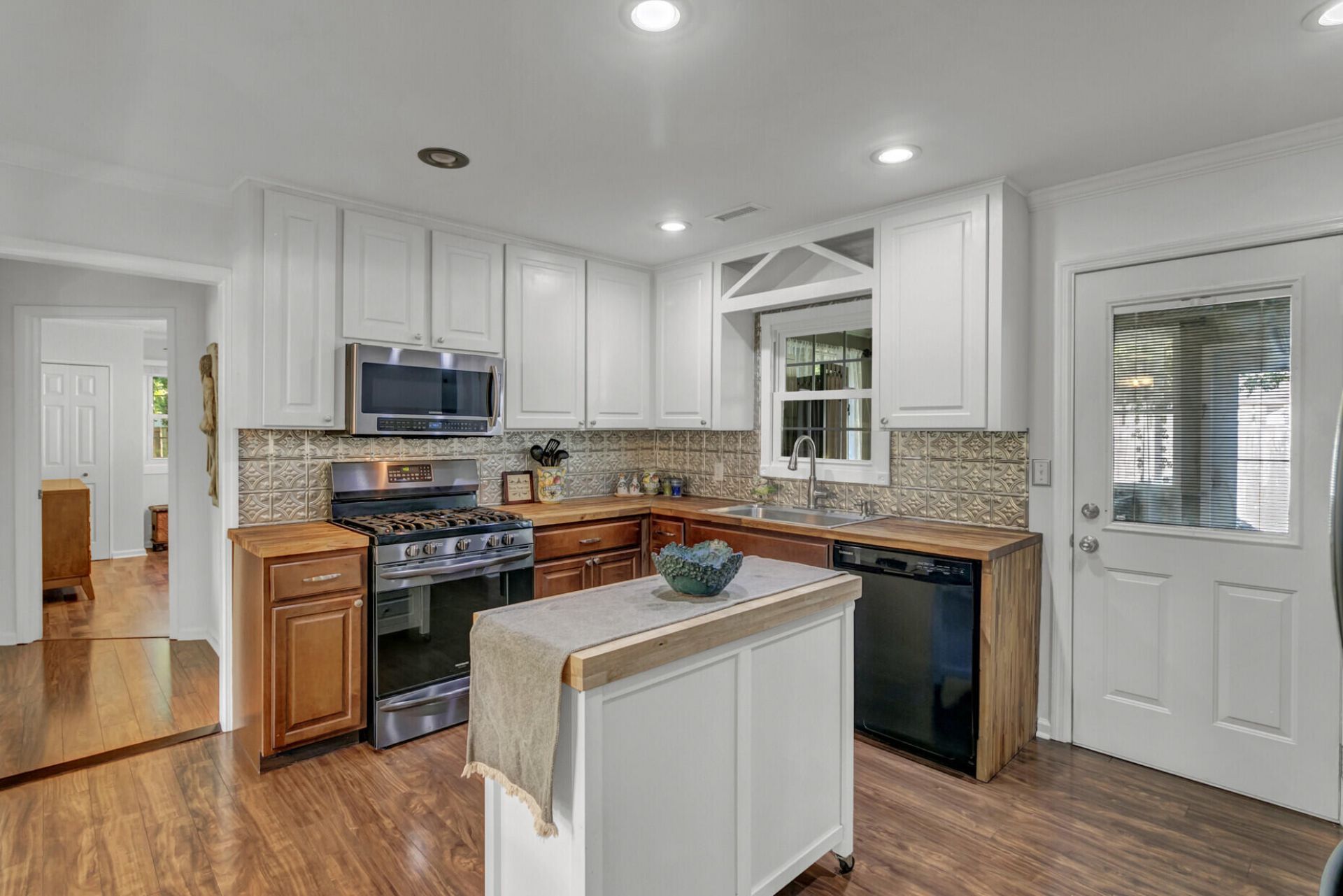 308 Canterbury Road Photo 14