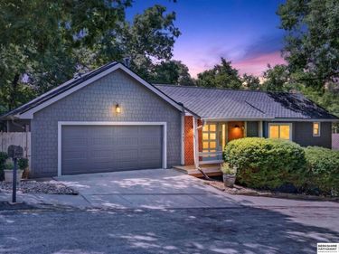 903 Ridgewood Court, Bellevue, NE 68005