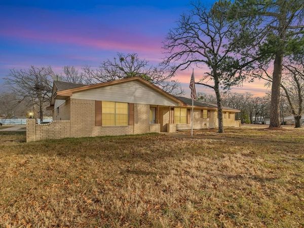 402 Baseline Road, Krugerville, TX 76227