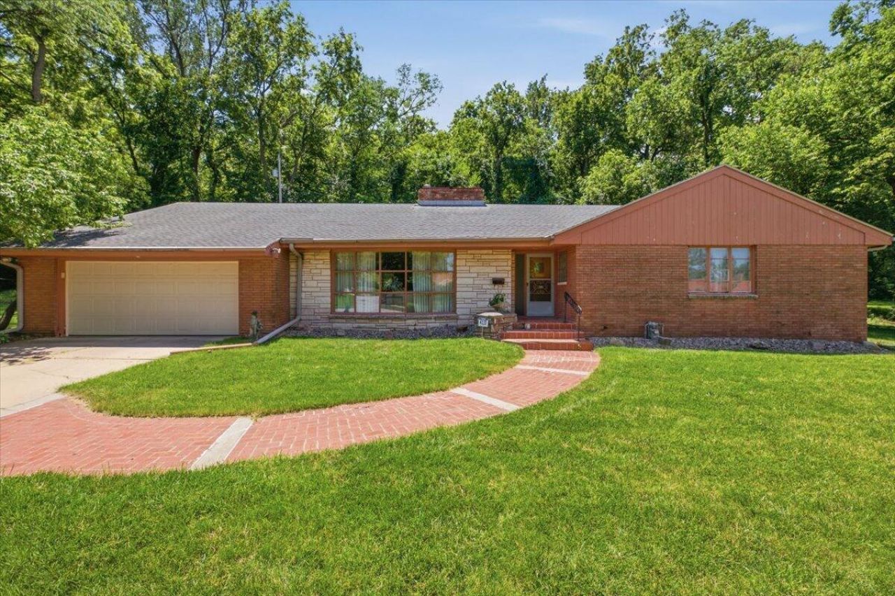 205 Keeline Avenue, Council Bluffs, IA 51503 Main Photo