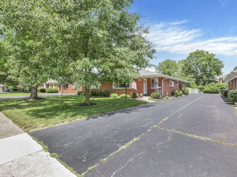1830 Ardleigh Road, Columbus, OH 43221 Photo 2