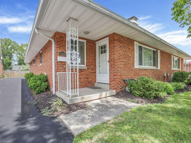 1830 Ardleigh Road, Columbus, OH 43221 Photo 6