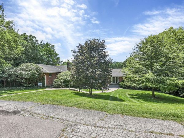2715 Charing Road, Upper Arlington, OH 43221