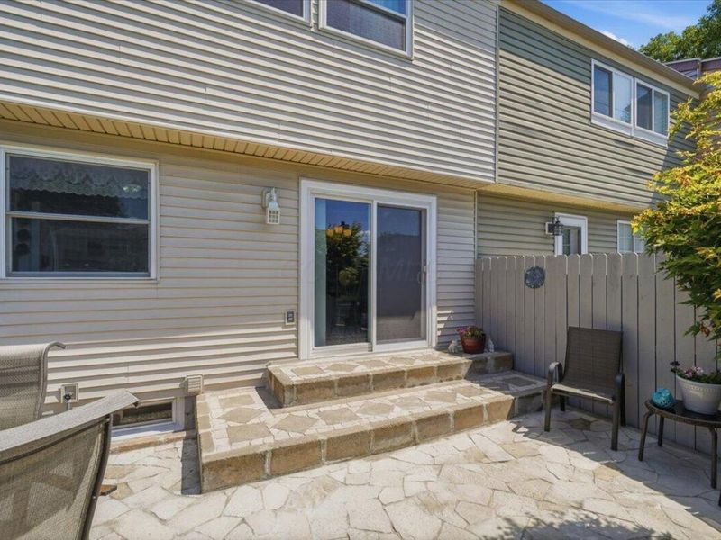 2977 Talbrock Circle , Dublin, OH 43017 Photo 3