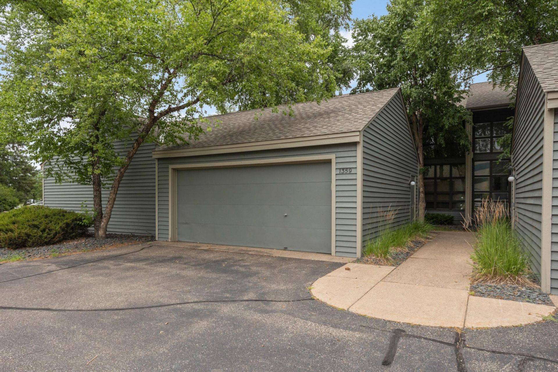 1359 Spencer Road W, Saint Paul, MN 55108