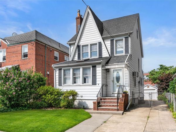 6148 220th Street, Oakland Gardens, NY 11364