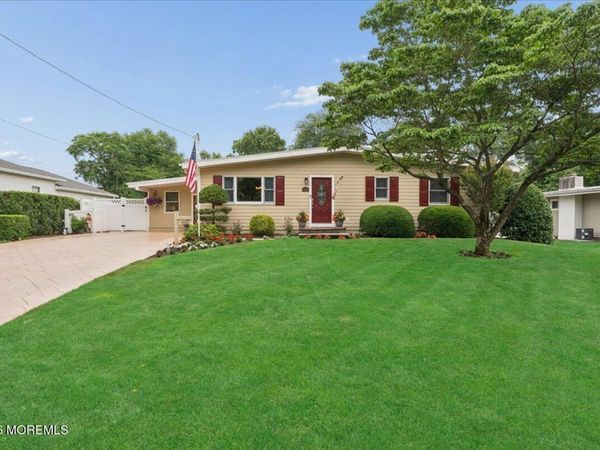 276 Parkview Terrace, Lincroft, NJ 07738