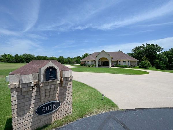 6015 N Chateau Court, Stillwater, OK 74075
