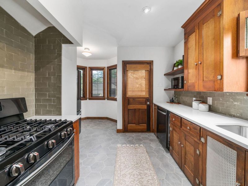 2416 N Havenwood Drive, Columbus, OH 43209 Photo 18