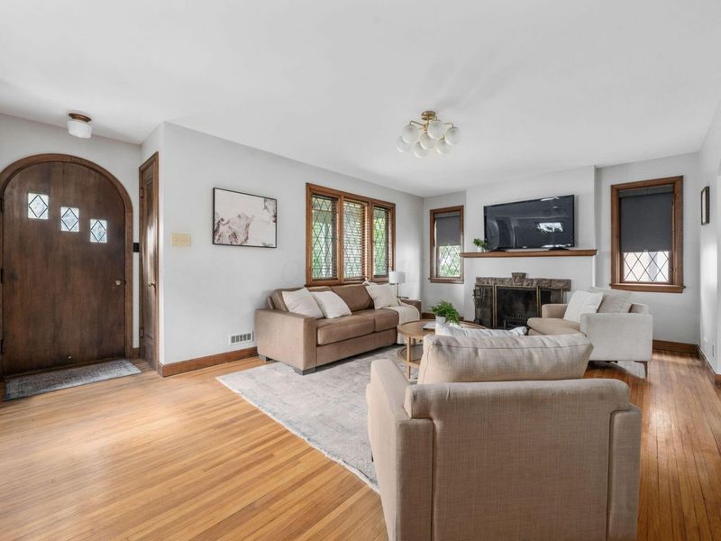 2416 N Havenwood Drive, Columbus, OH 43209 Photo 8