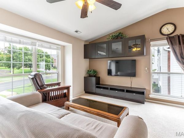 1335 Crossings Court, Ballwin, MO 63021