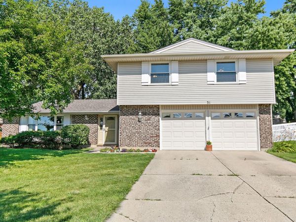 31 S Salem Drive , Schaumburg, IL 60193