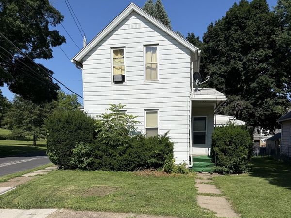 739 N Howell Street, Davenport, IA 52802