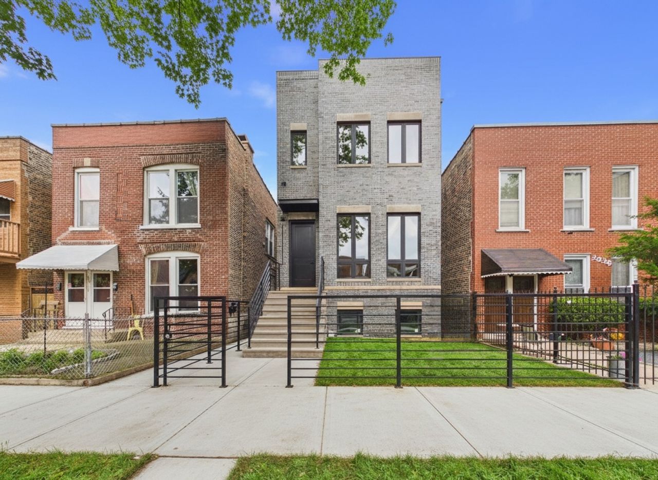 2638 W Superior Street, Chicago, IL 60612 Main Photo