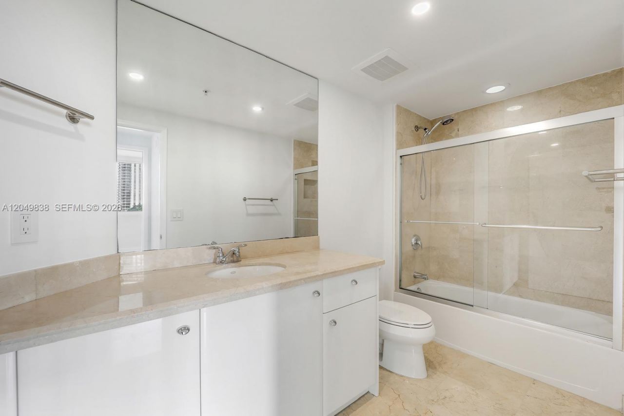 19400 Turnberry Way, Unit 321, Aventura, FL 33180 Photo