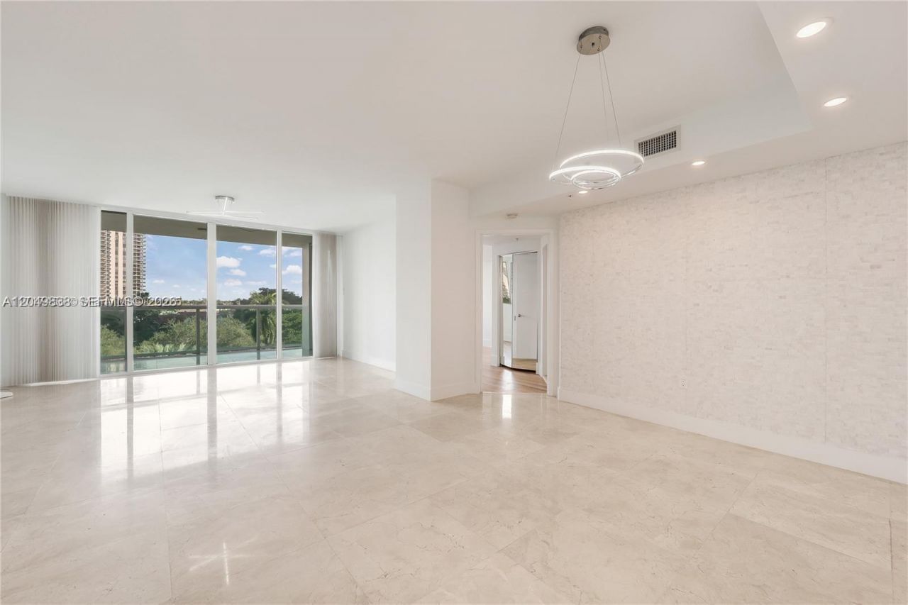 19400 Turnberry Way, Unit 321, Aventura, FL 33180 Photo