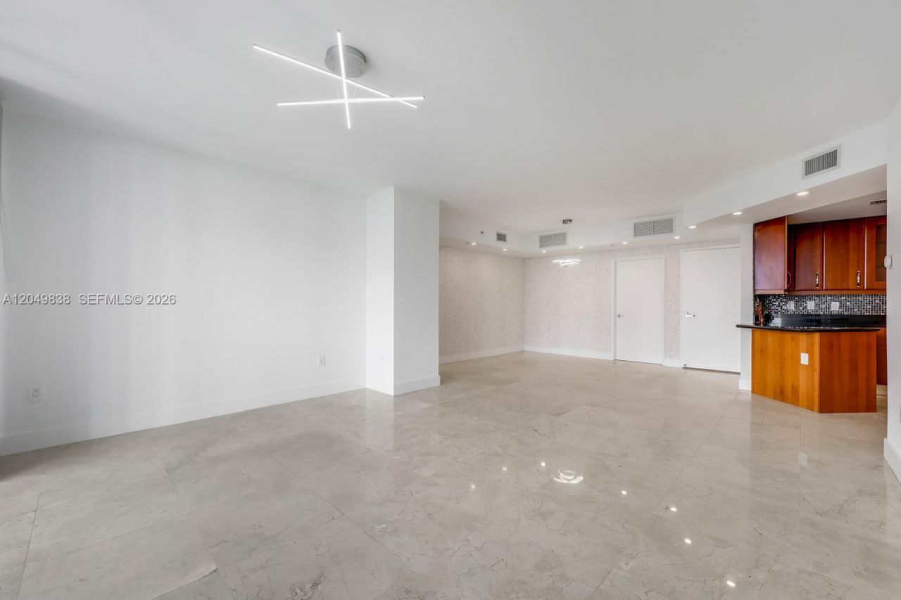 19400 Turnberry Way, Unit 321, Aventura, FL 33180 Photo