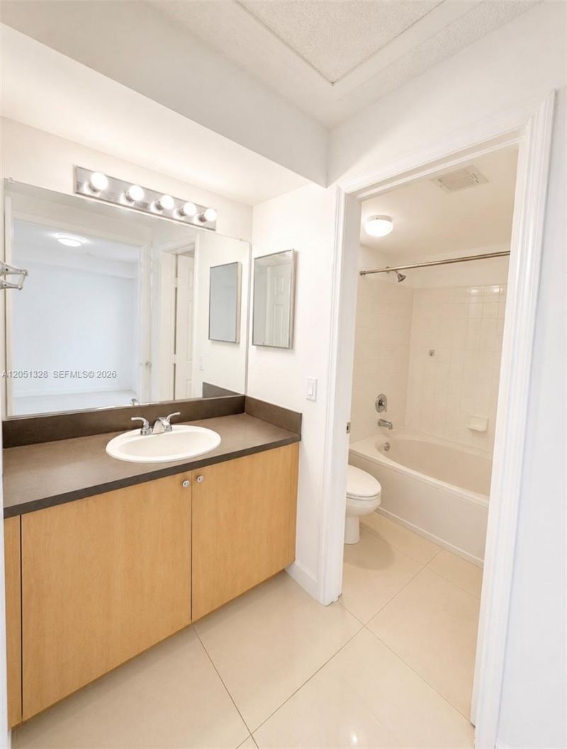 2941 NE 185th St , Unit 1311, Aventura, FL 33180 Photo