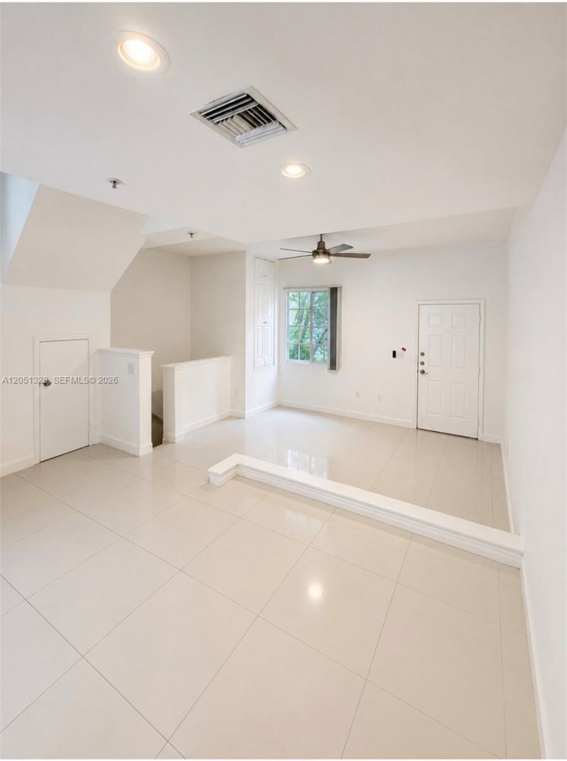 2941 NE 185th St , Unit 1311, Aventura, FL 33180 Photo