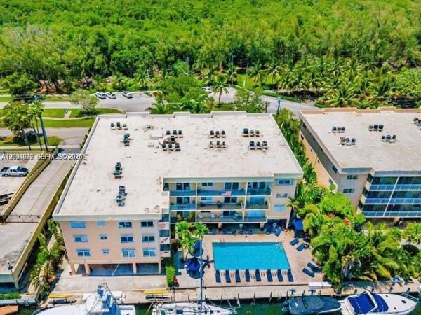 2600 NE 135th St, Unit 4J-A, North Miami, FL 33181