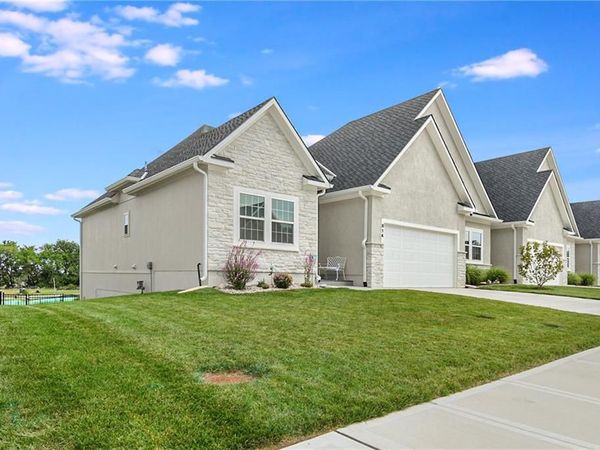 814 NE Algonquin Street, Unit A, Lee's Summit, MO 64064