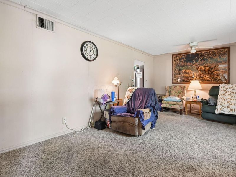 916 S Hampton Road , Columbus, OH 43227 Photo 4