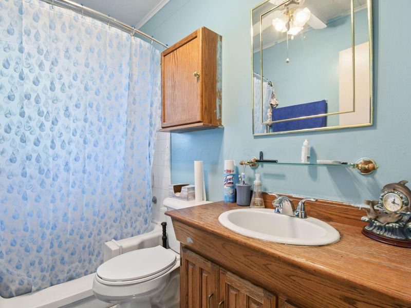 916 S Hampton Road , Columbus, OH 43227 Photo 8