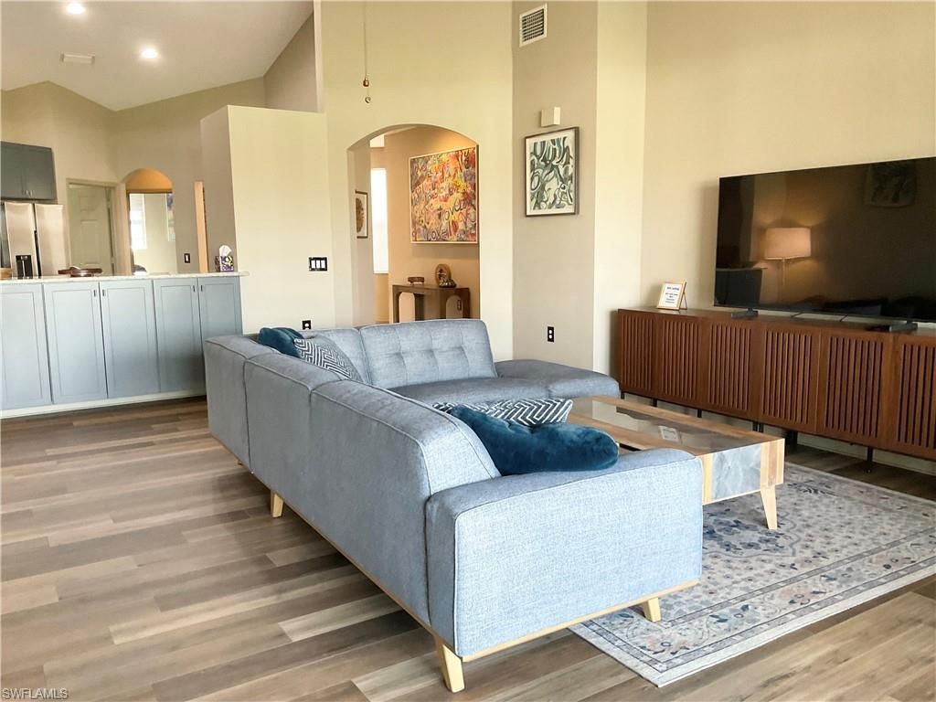 3060 Horizon Ln, Unit 1404, Naples, FL 34109 Photo