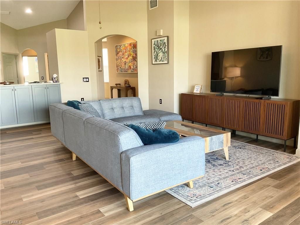 3060 Horizon Ln, Unit 1404, Naples, FL 34109 Photo
