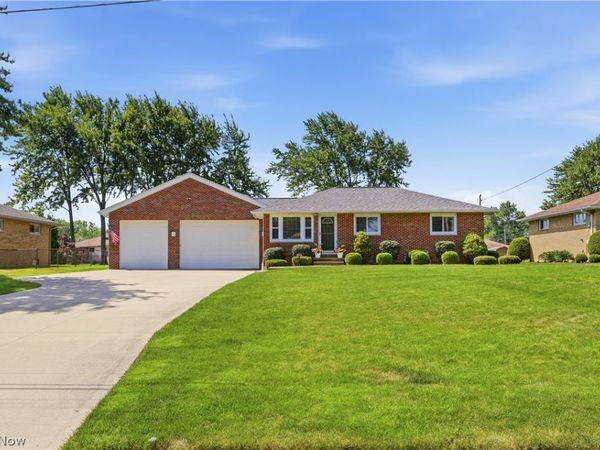 2944 Robert Parkway , Brunswick, OH 44212