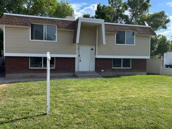 3226 W MEADOW WOOD WAY S, Taylorsville, UT 84129