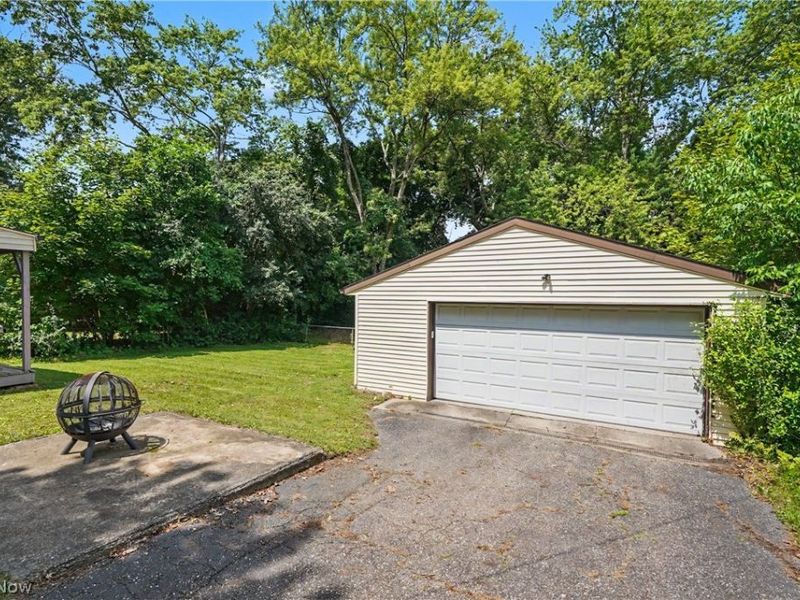 684 Cliffside Drive , Akron, OH 44313 Photo 32