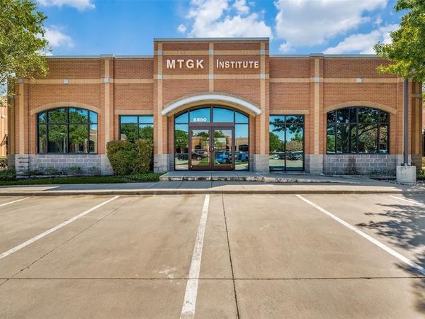8880 N Macarthur Boulevard, Unit 100, Irving, TX 75063