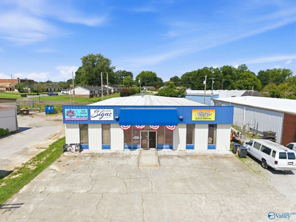 1705 Central Parkway, Decatur, AL 35601