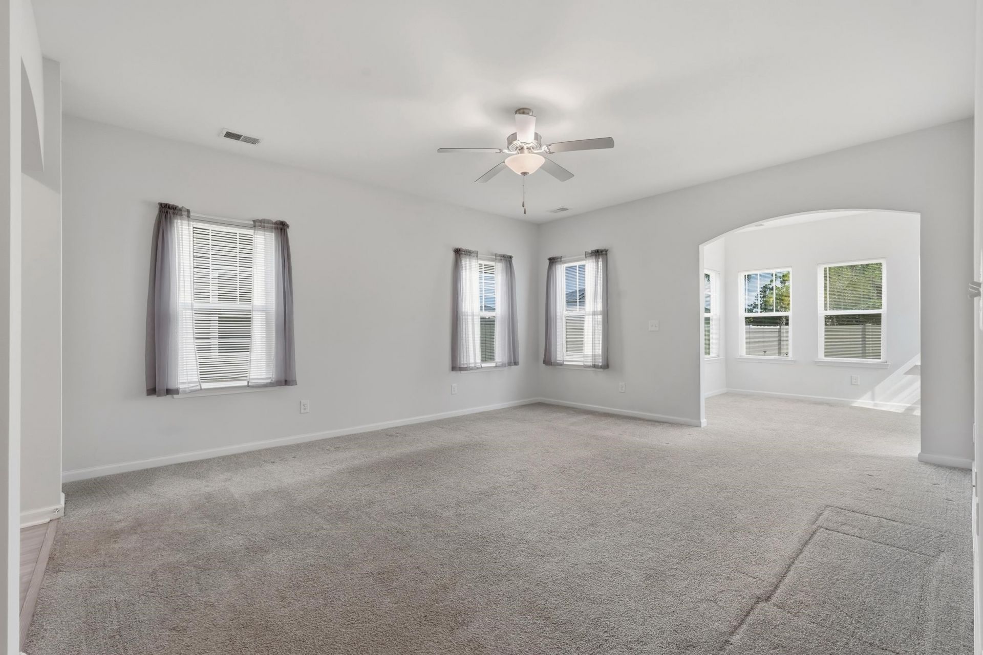 5555 Redleaf Rose Dr. Photo 7