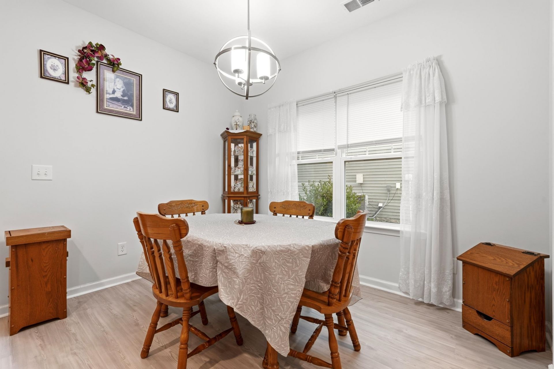 5555 Redleaf Rose Dr. Photo 9
