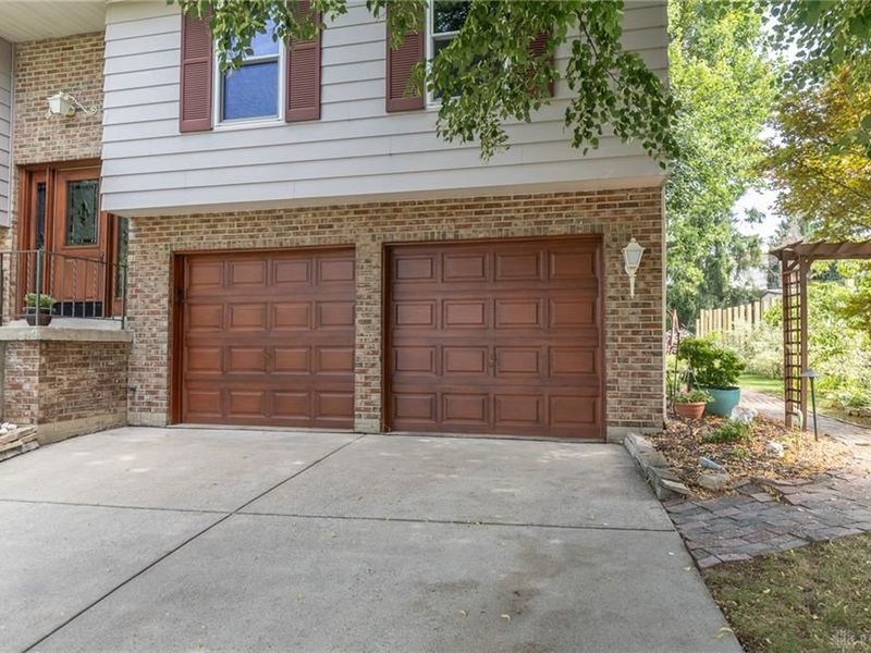 4731 Whitewood Court, Dayton, OH 45424 Photo 3