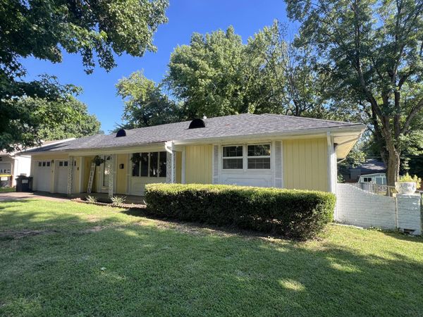 1262 E Downing Street , Springfield, MO 65804