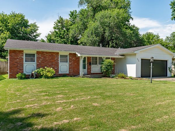 2524 E Seminole Street , Springfield, MO 65804