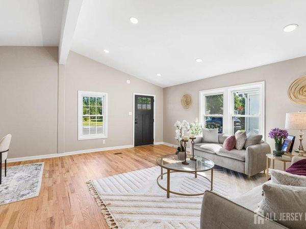 35 Deer Way, Englishtown, NJ 07726