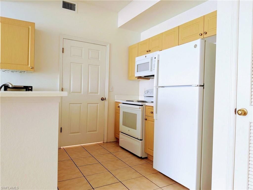 9025 Colby Dr, Unit 2110, Fort Myers, FL 33919 Photo