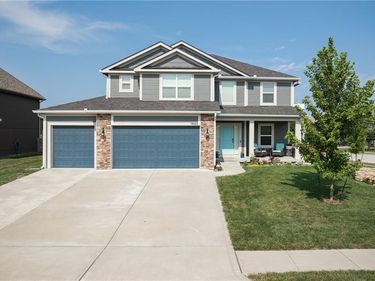 1802 VERBENA Avenue, Greenwood, MO 64034