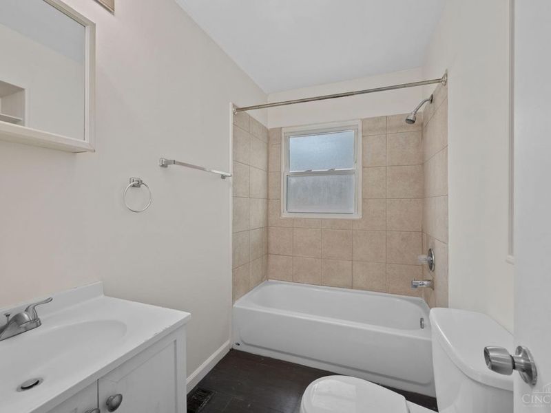 1914 Ashbrook Drive, Cincinnati, OH 45238 Photo 10